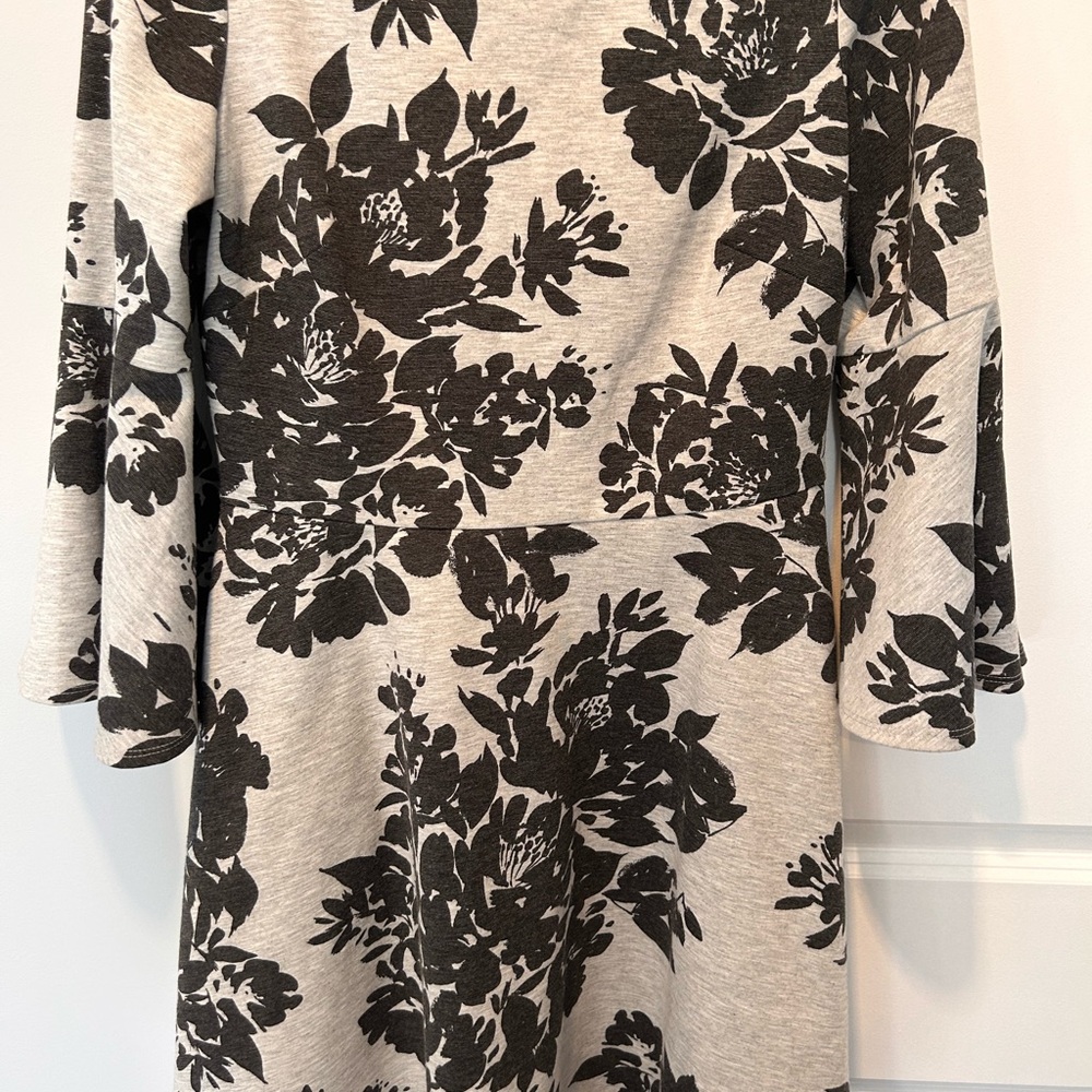 Vince Camuto bell sleeves dress